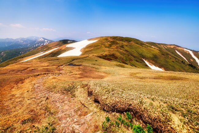 巻機山と苗場山